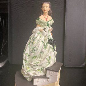 Ardleigh Elliot Music Box "Scarlett"